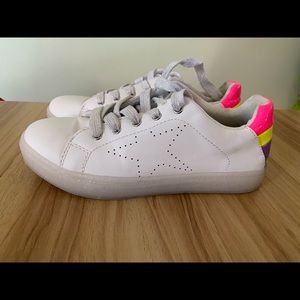 Steve Madden girls sneakers